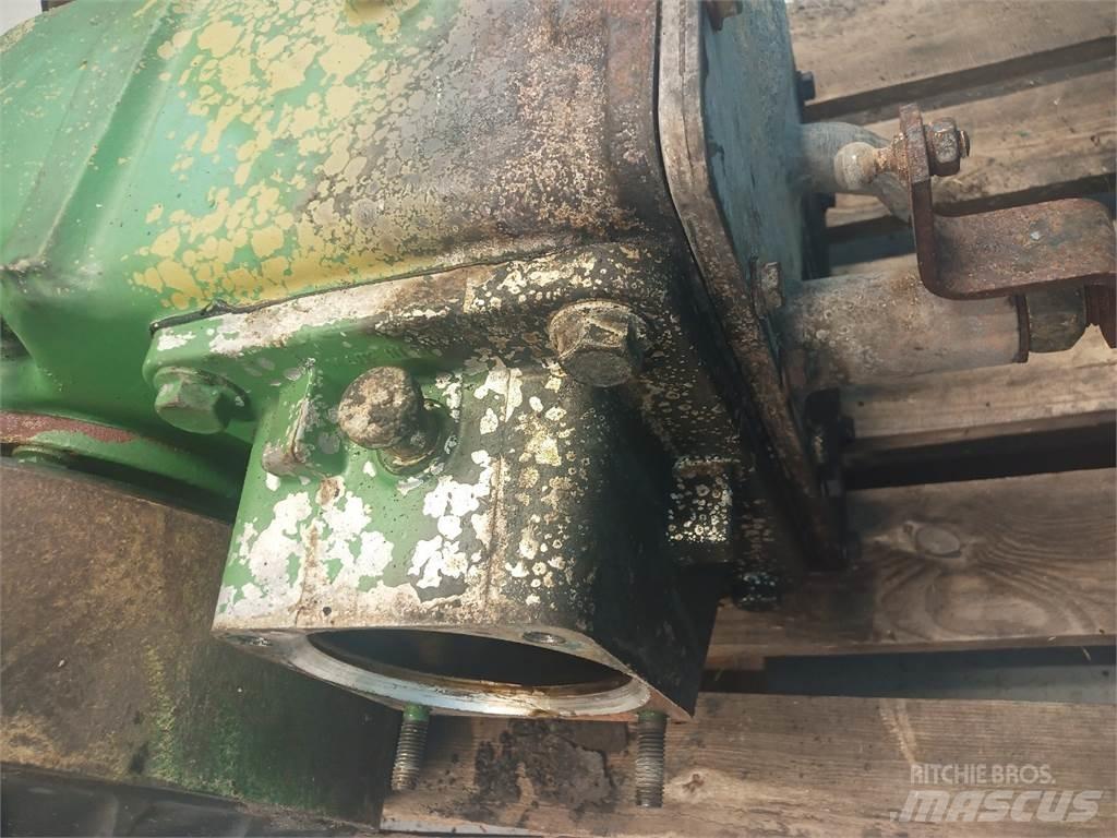 John Deere 2066 傳動裝置