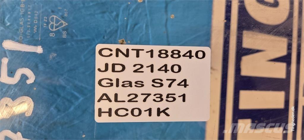 John Deere 2140 駕駛室與內部