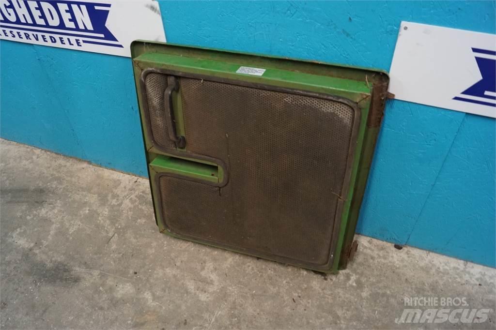 John Deere 3040 駕駛室與內部