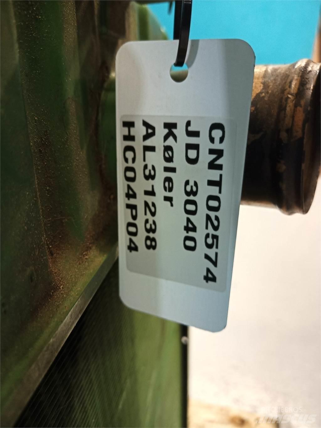 John Deere 3040 散熱器/水箱
