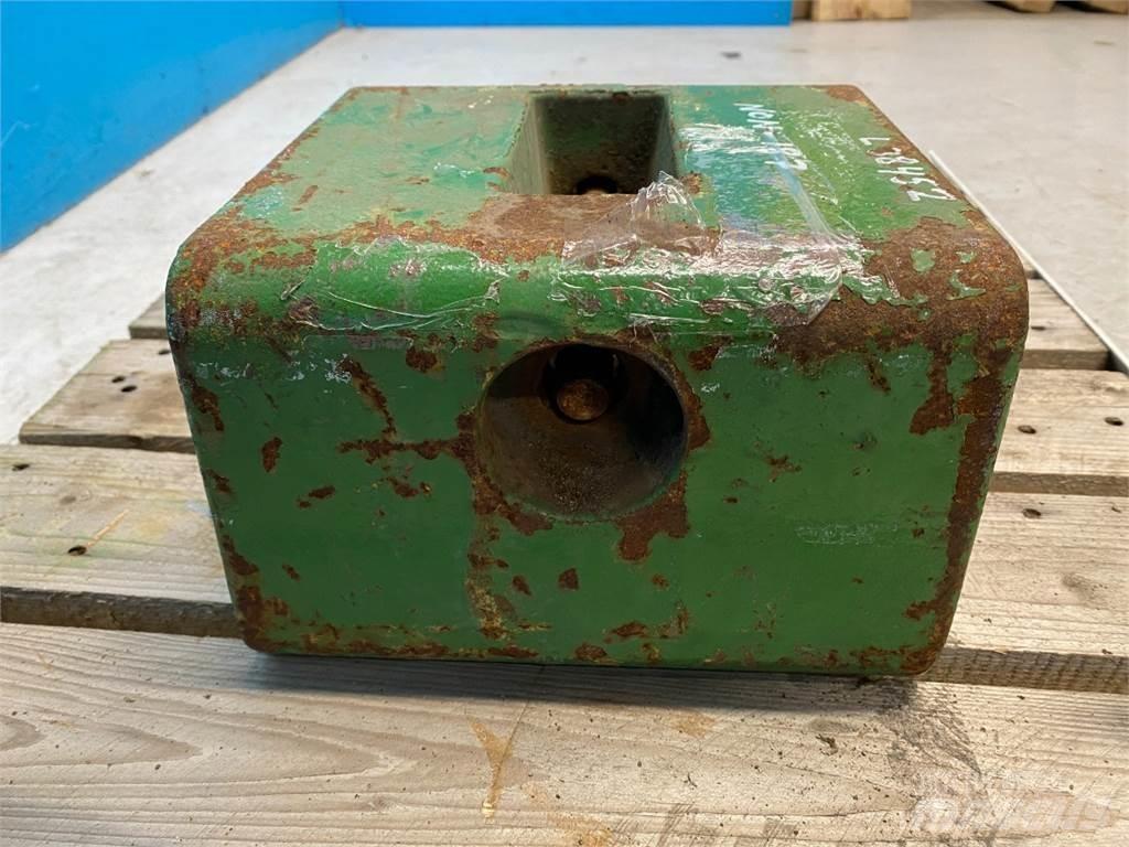 John Deere 3040 前配重塊