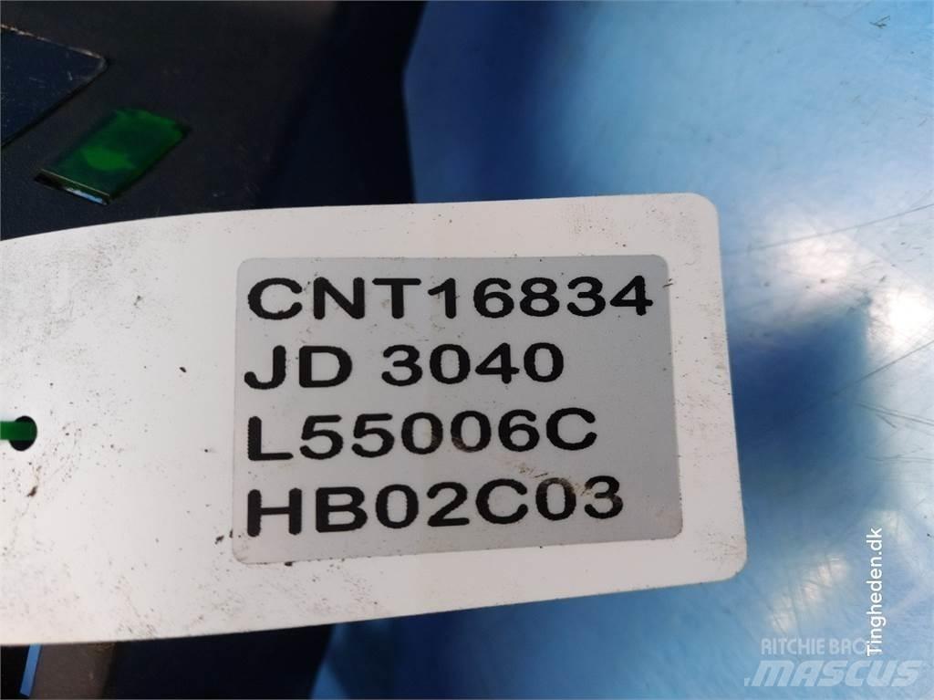 John Deere 3040 駕駛室與內部