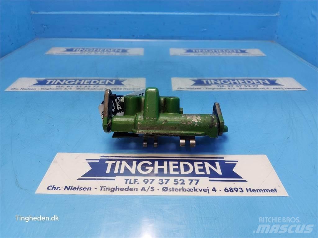 John Deere 3040 傳動裝置