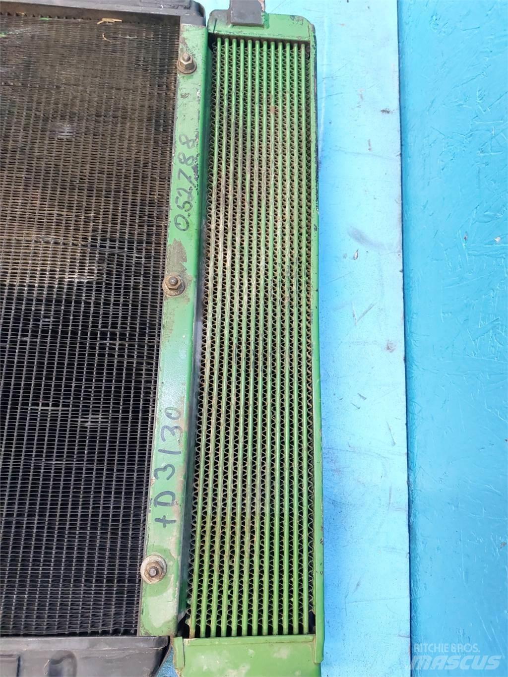 John Deere 3130 散熱器/水箱