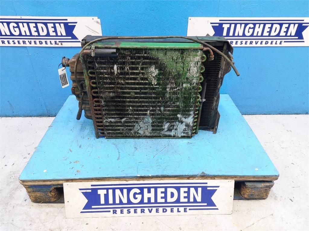 John Deere 4040 散熱器/水箱