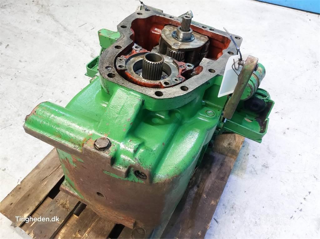 John Deere 4040S 傳動裝置