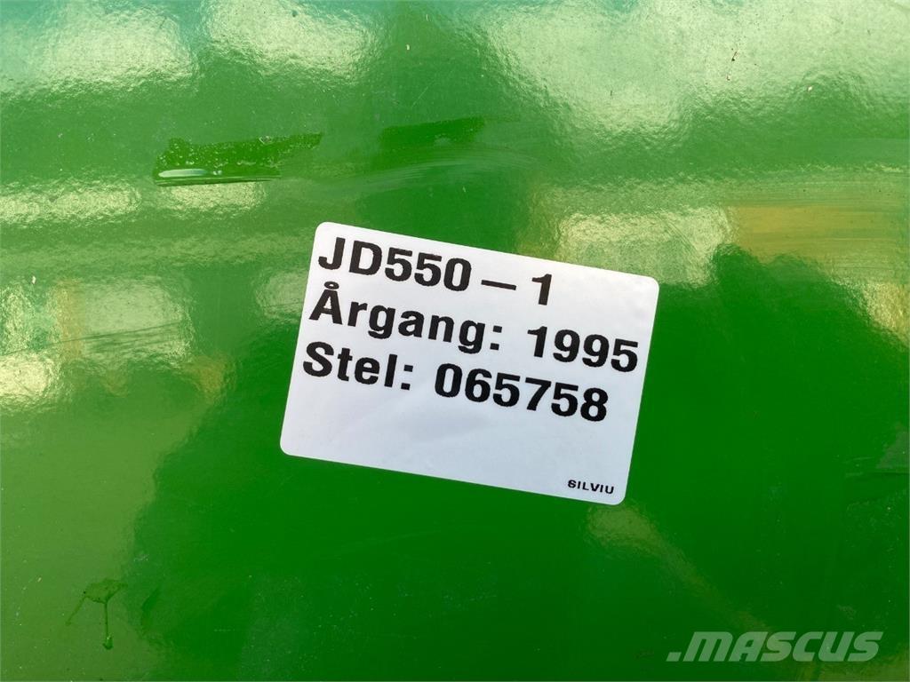 John Deere 550 圓型牧草打包機