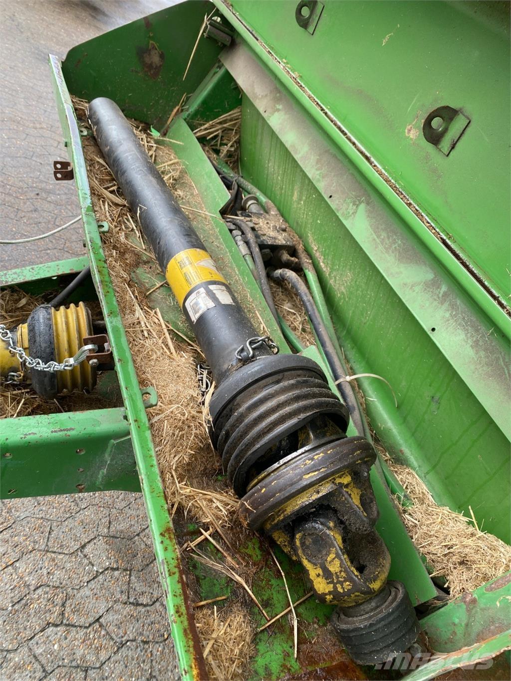John Deere 550 圓型牧草打包機