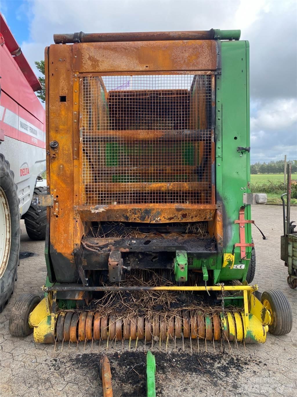 John Deere 590 圓型牧草打包機