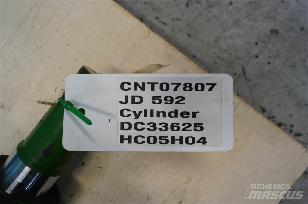John Deere 592 貨物鉗車