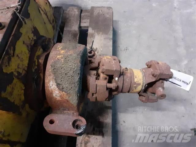 John Deere 644A 軸