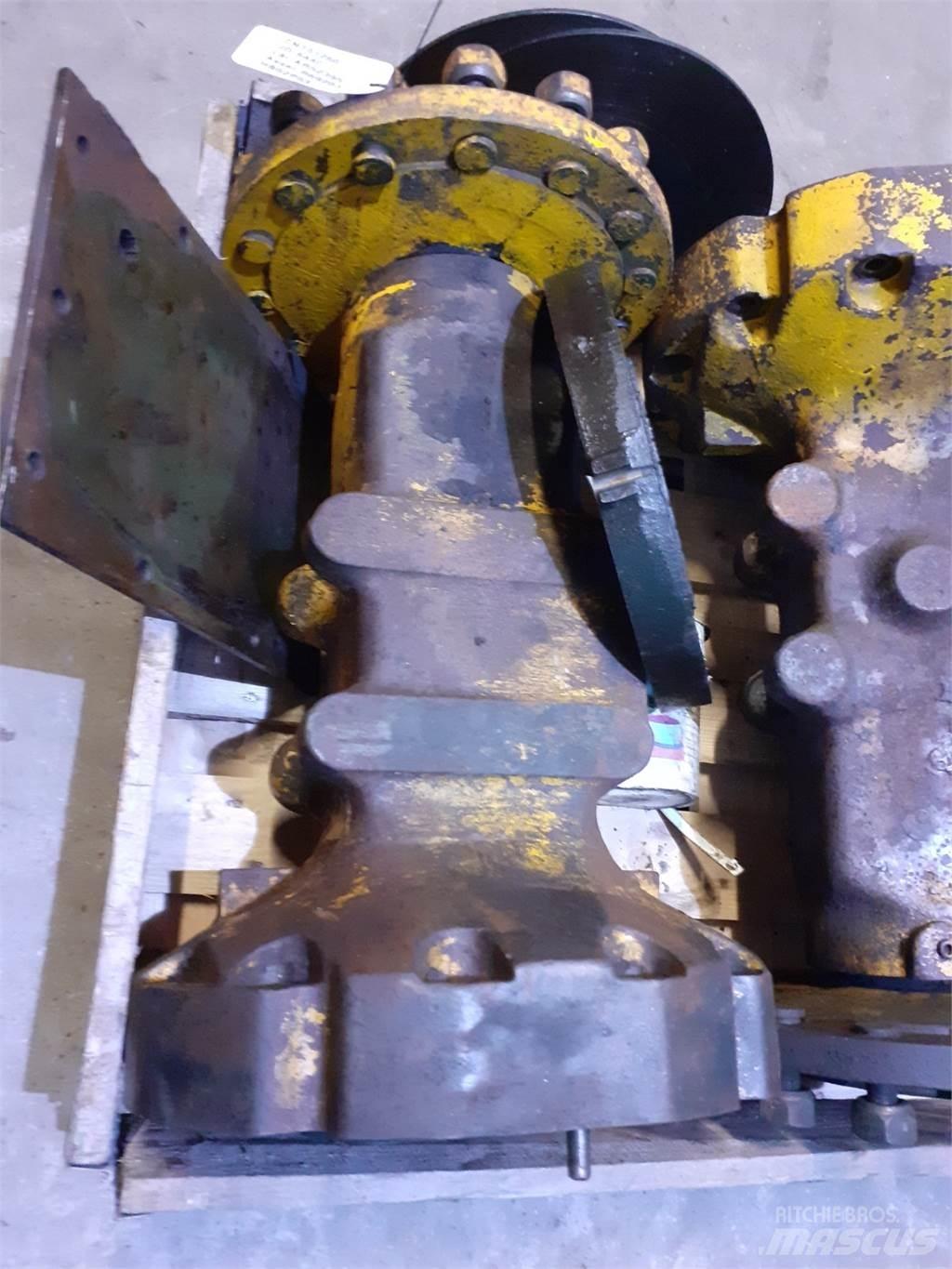 John Deere 644C 軸