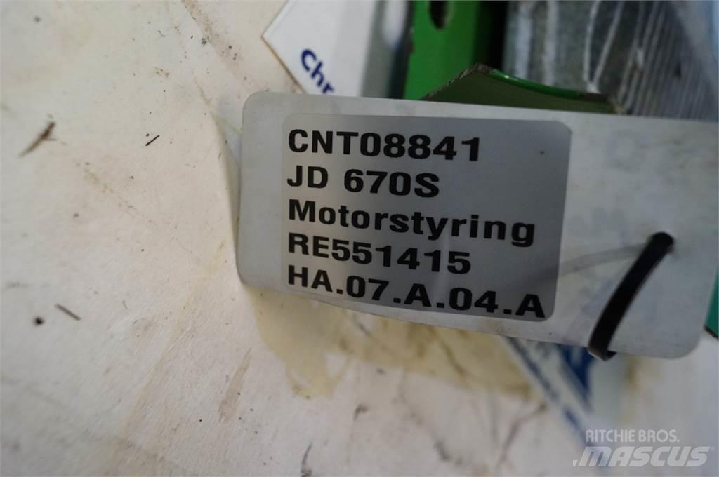John Deere 670S 電子設備