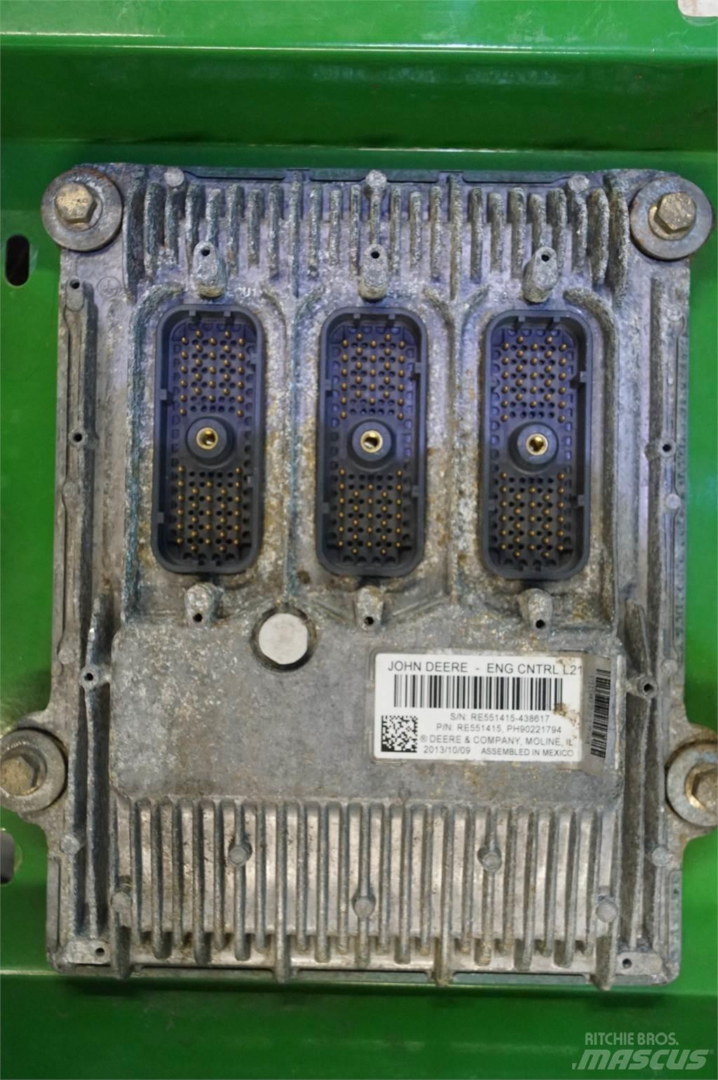 John Deere 670S 電子設備