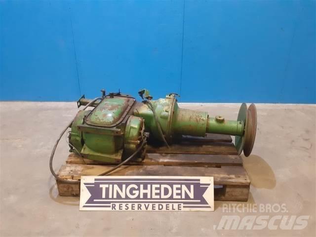 John Deere 955 傳動裝置
