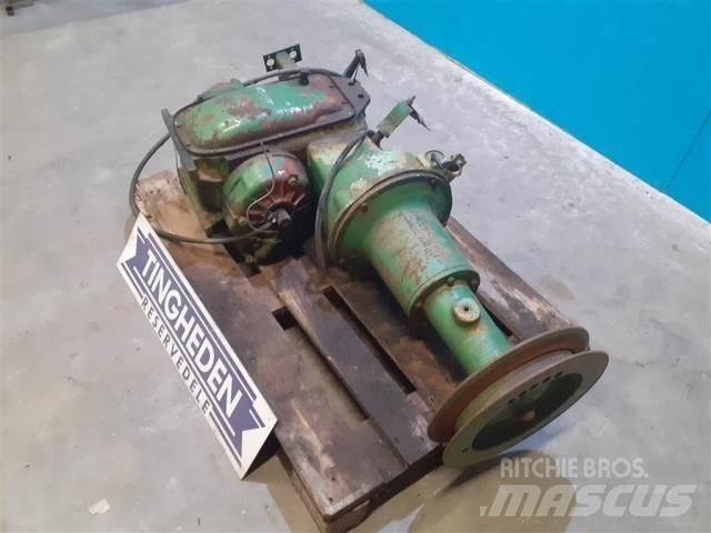 John Deere 955 傳動裝置