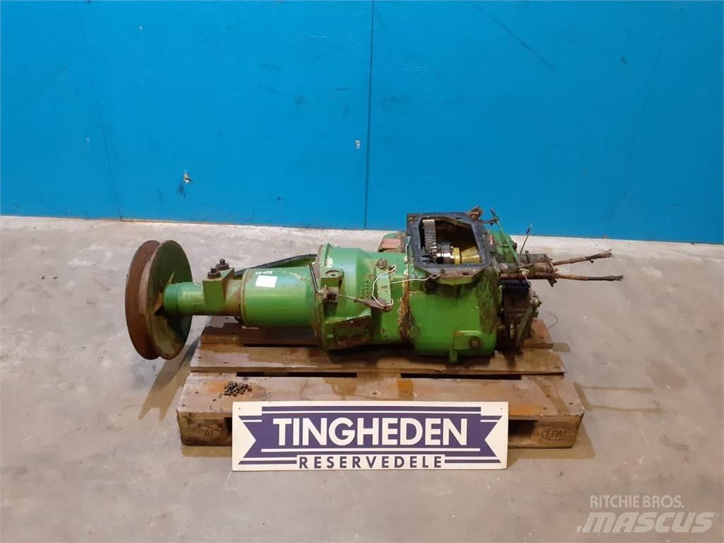 John Deere 955 傳動裝置