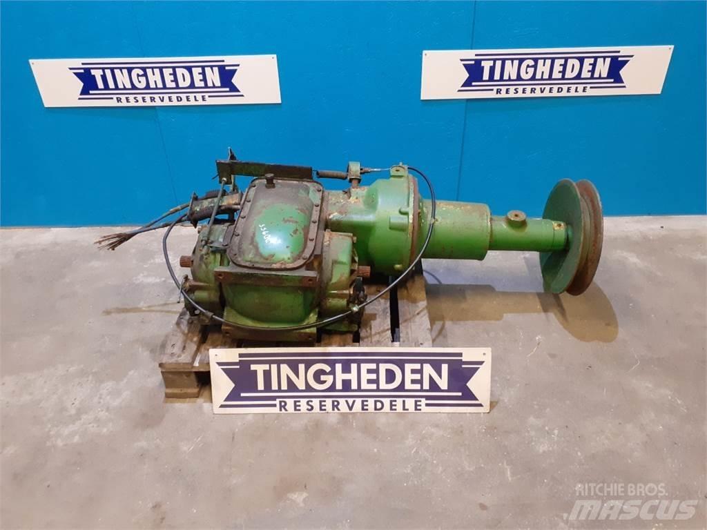 John Deere 955 傳動裝置
