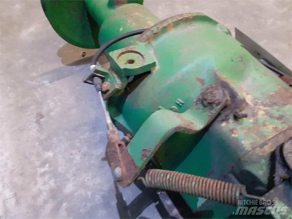 John Deere 955 傳動裝置