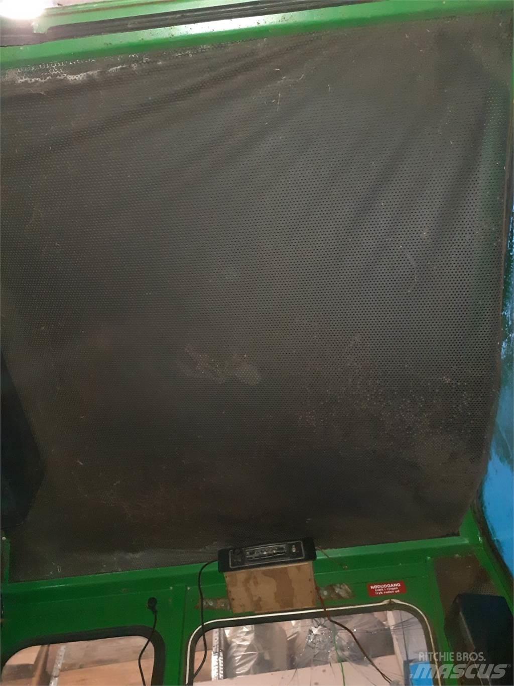 John Deere 955 駕駛室與內部