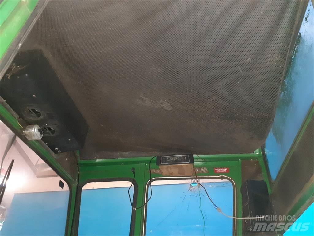 John Deere 955 駕駛室與內部