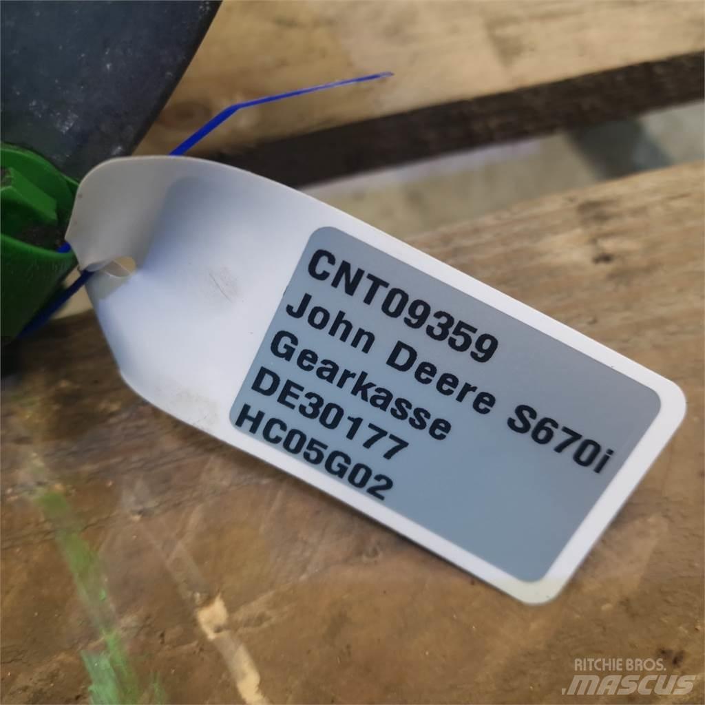 John Deere S670 傳動裝置