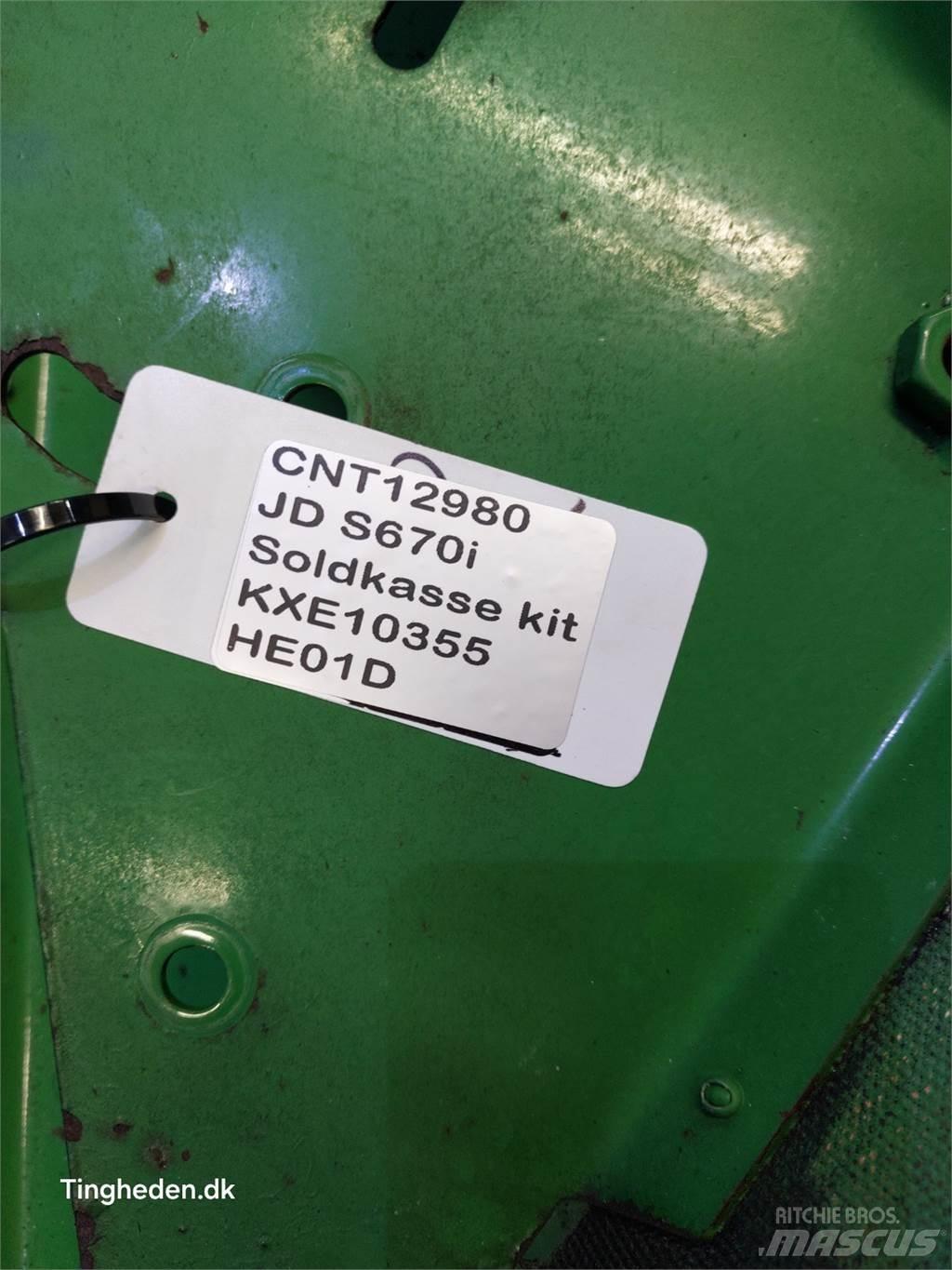 John Deere S670 砂鹽撒布機