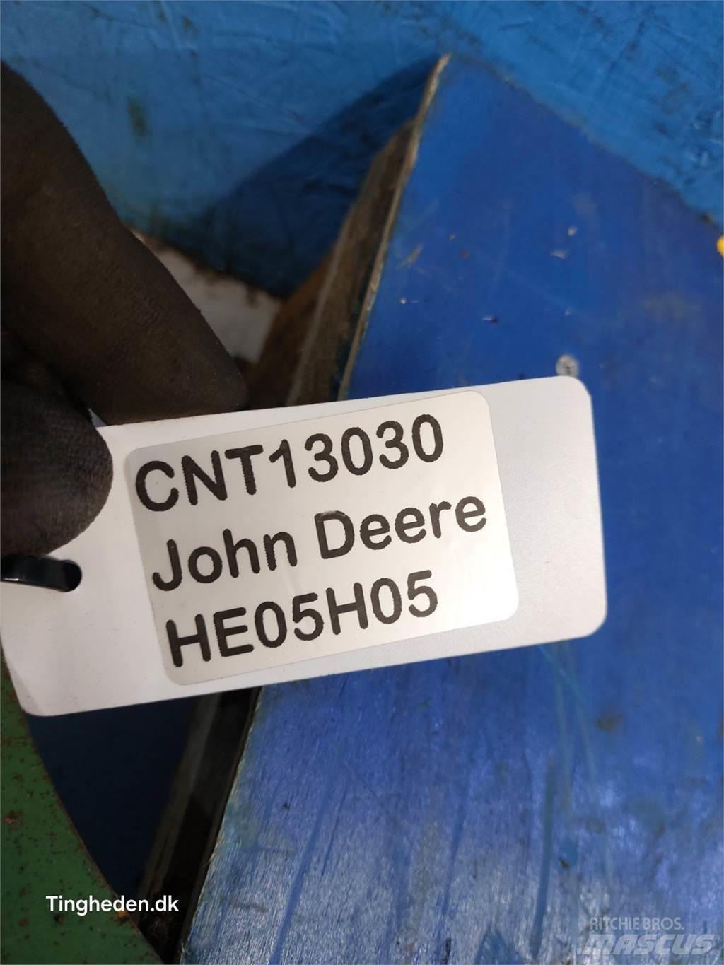 John Deere S670 砂鹽撒布機