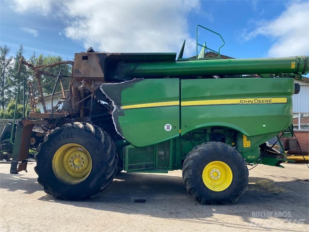 John Deere S670I 聯合收穫機