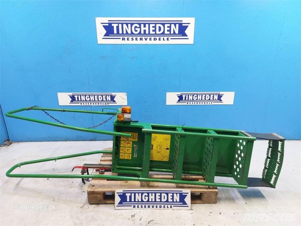 John Deere T660I 駕駛室與內部