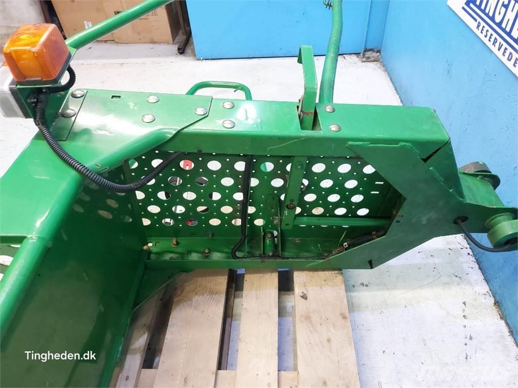 John Deere T660I 駕駛室與內部