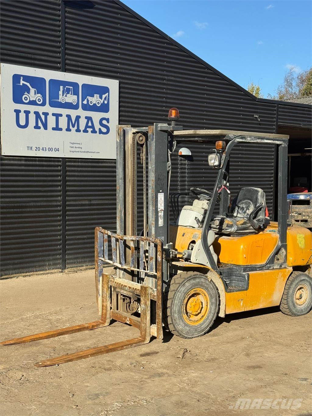 Komatsu FD25 柴油卡車