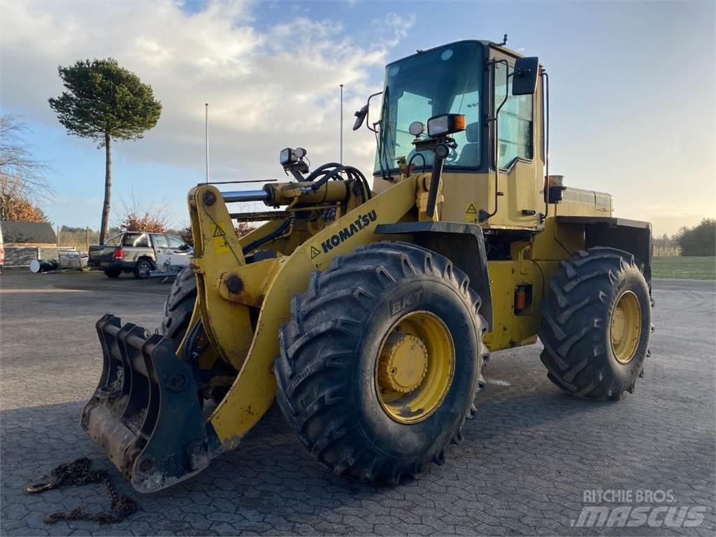 Komatsu WA270 輪胎式裝載機
