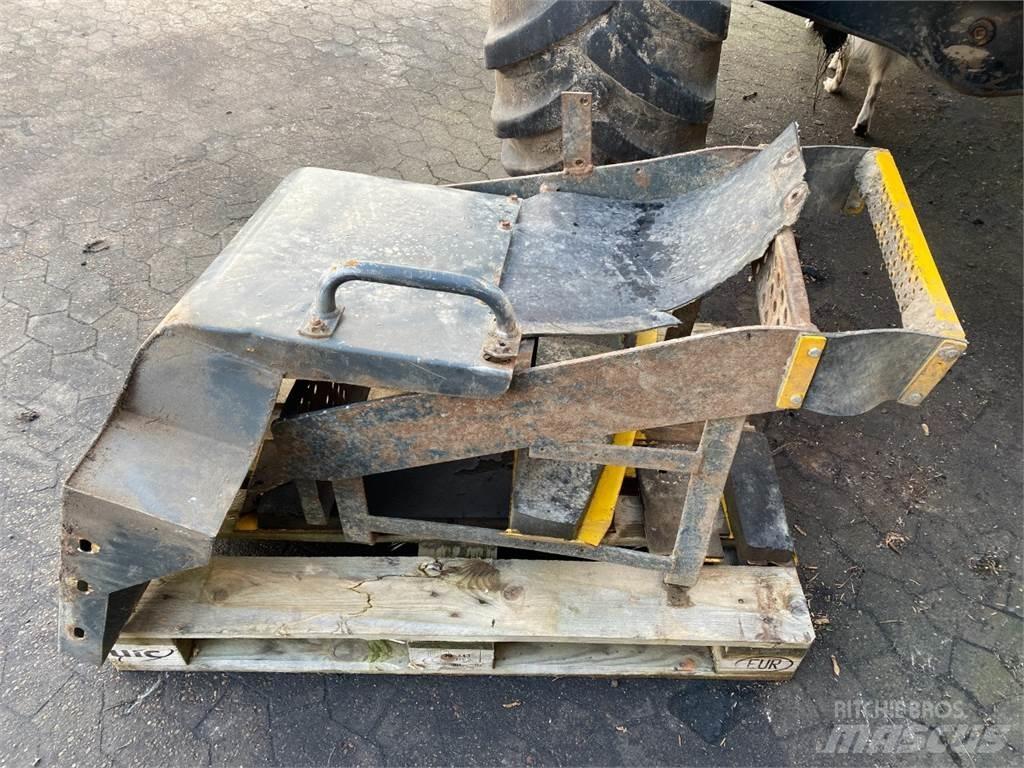 Komatsu WA270 輪胎式裝載機