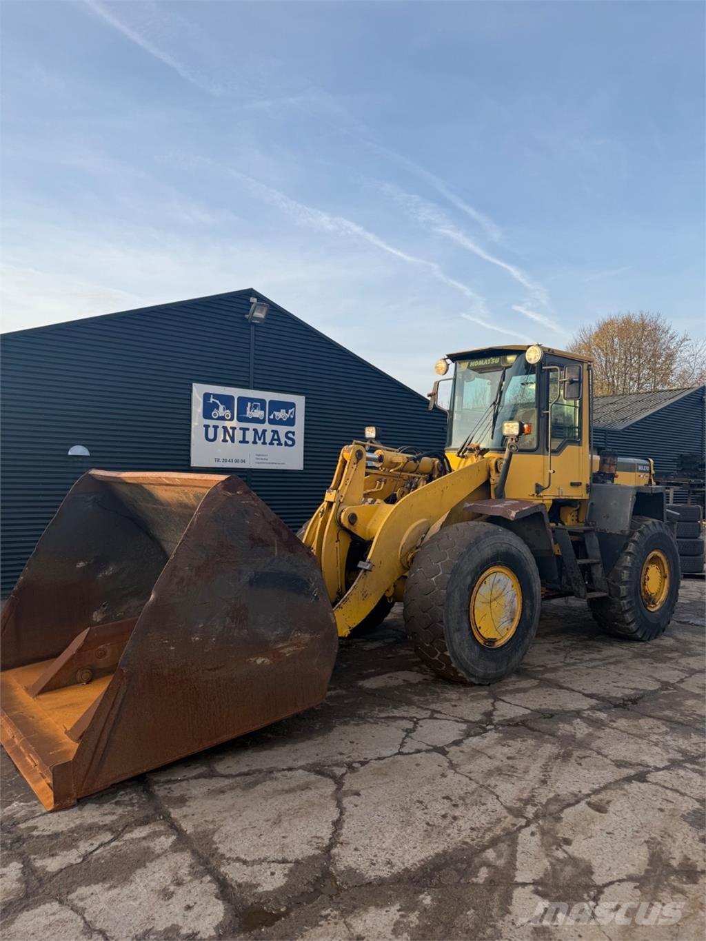 Komatsu WA270-3 輪胎式裝載機