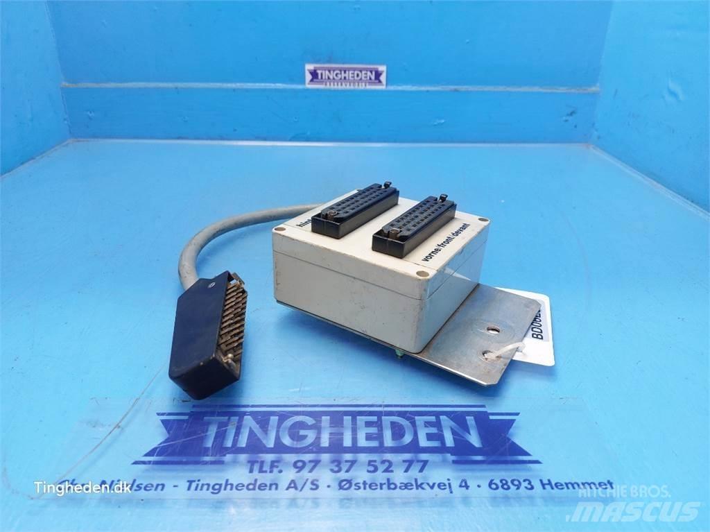  Konnektor 電子設備