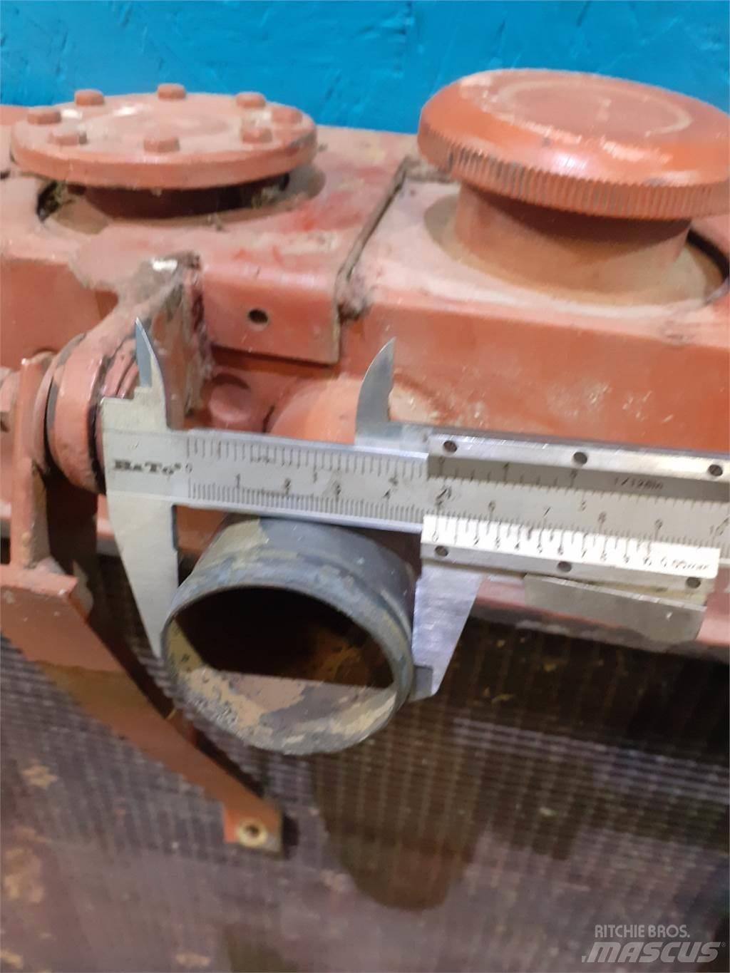 Laverda 3400 散熱器/水箱