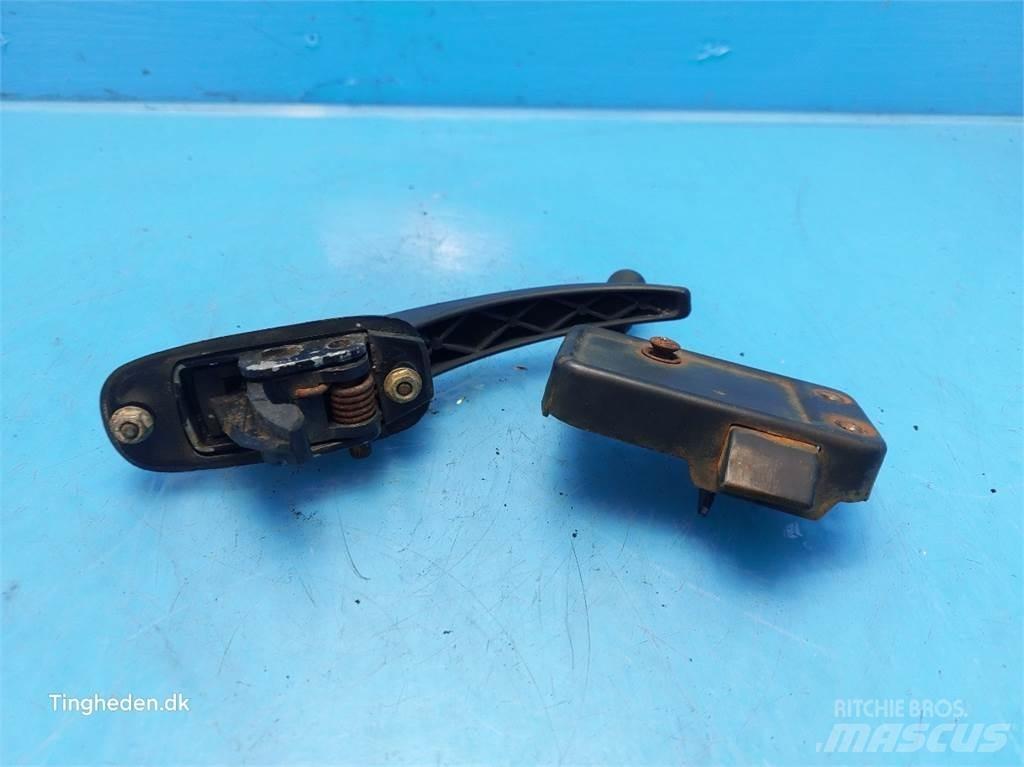 Laverda 3790 駕駛室與內部