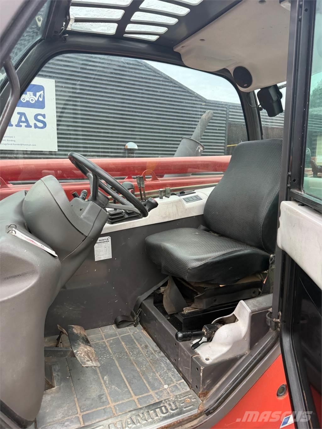 Manitou MT1030 伸縮臂操作車