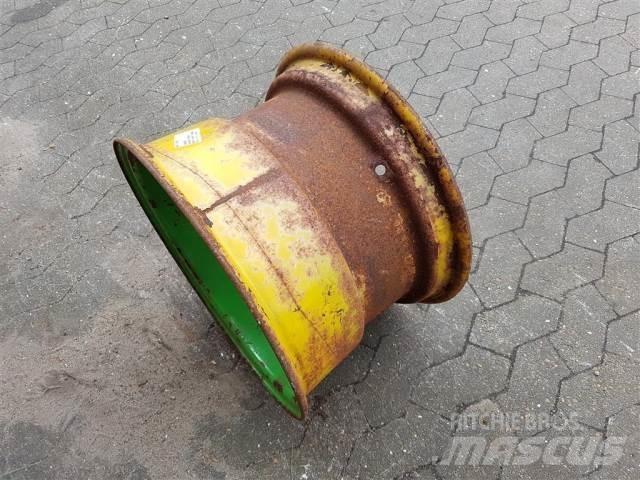 Merlo 20 13X20 輪胎、車輪和輪圈