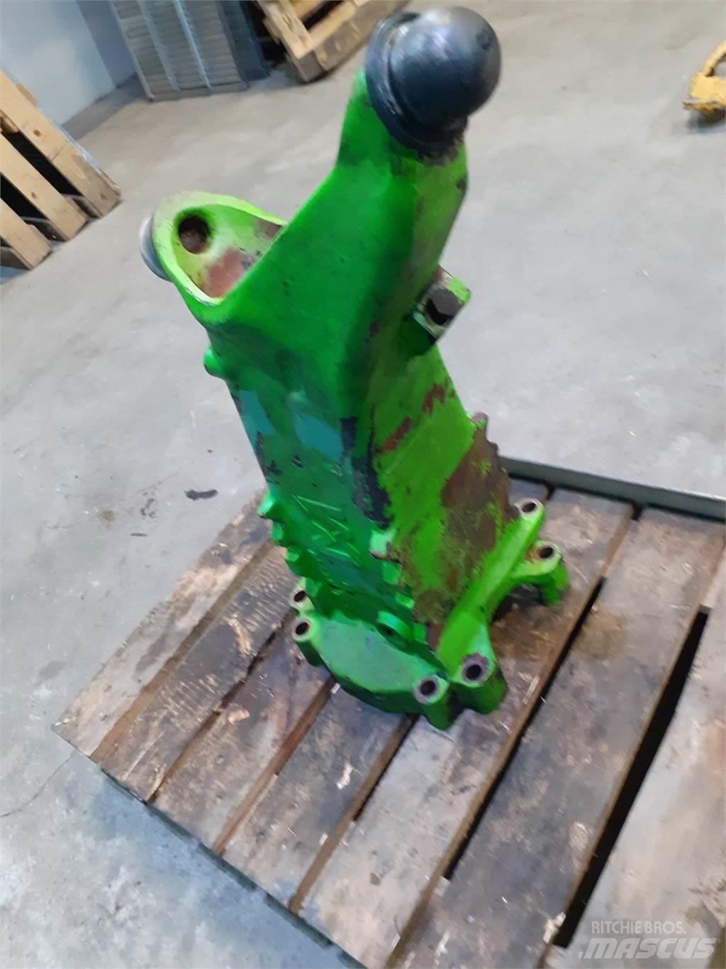 Merlo 28.7 軸