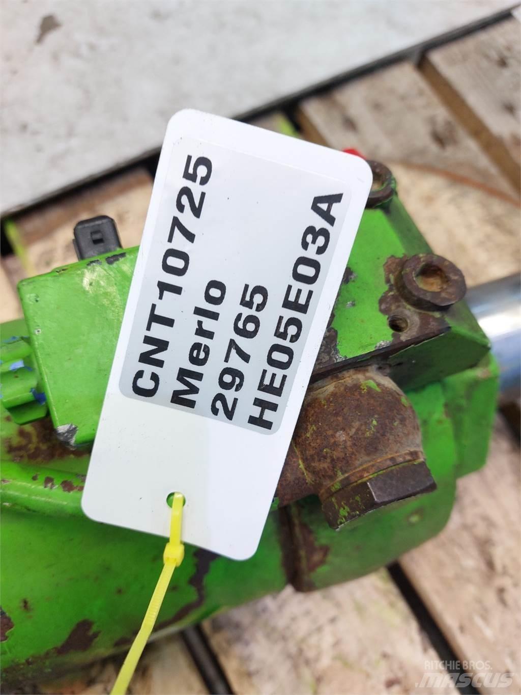 Merlo 30.6 油壓