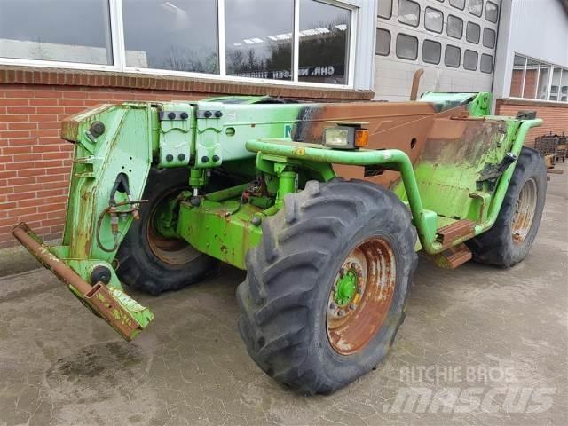Merlo P38.10 伸縮臂操作車