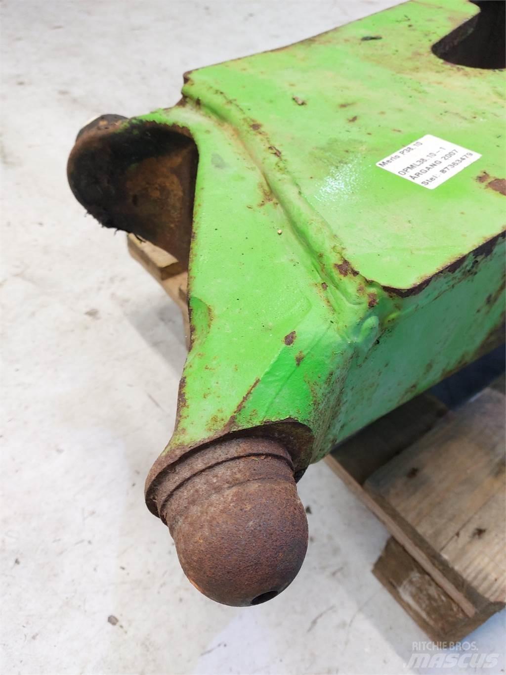 Merlo P38.10 軸