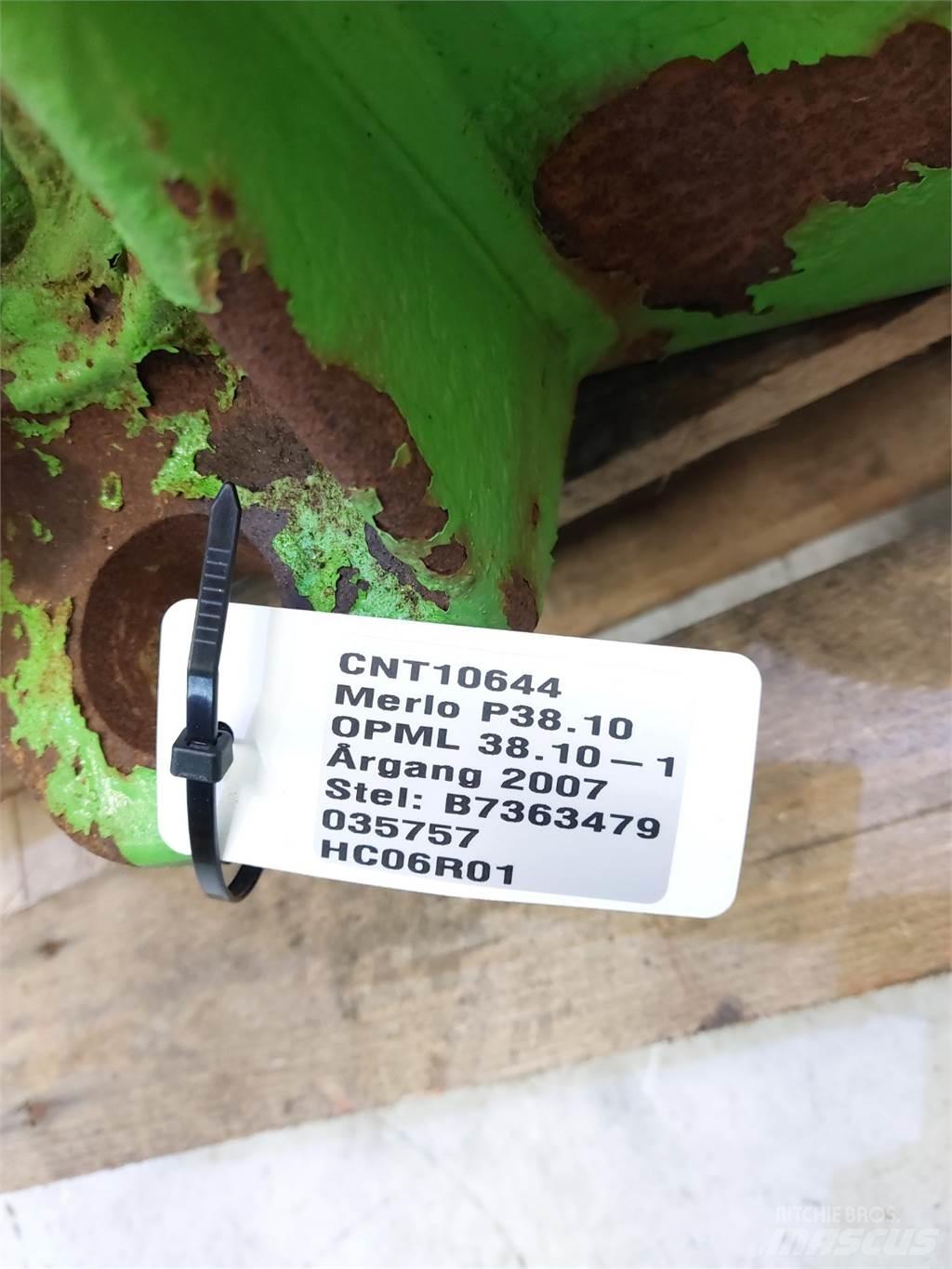 Merlo P38.10 軸