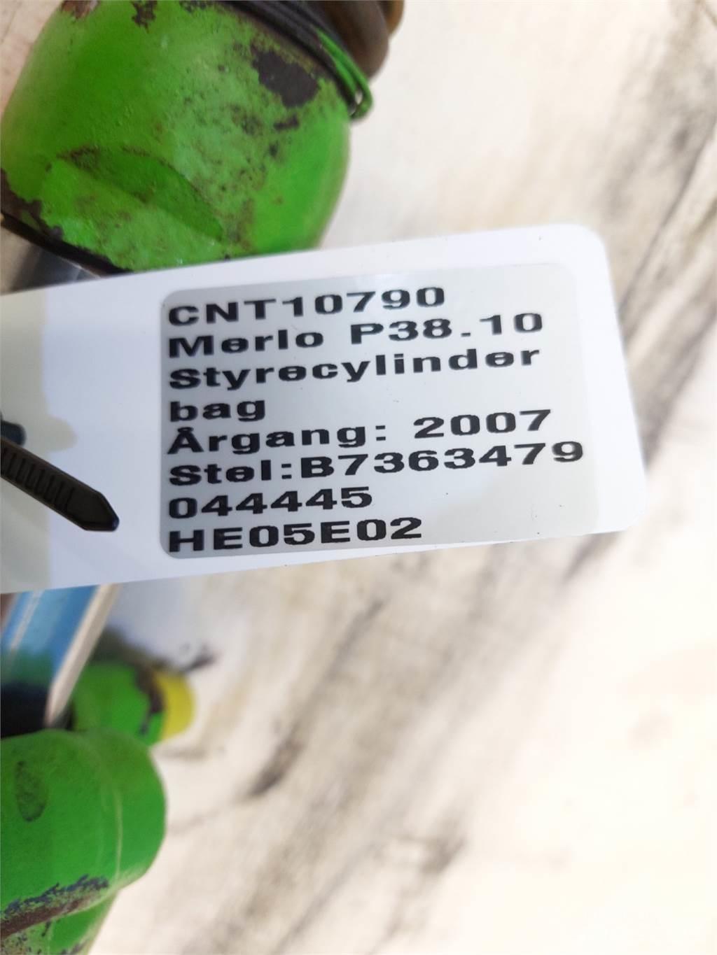 Merlo P38.10 油壓
