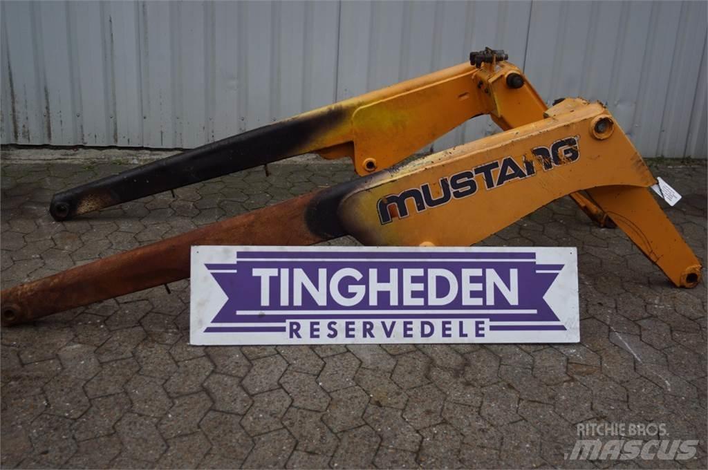 Mustang 2026 吊桿和鏟斗