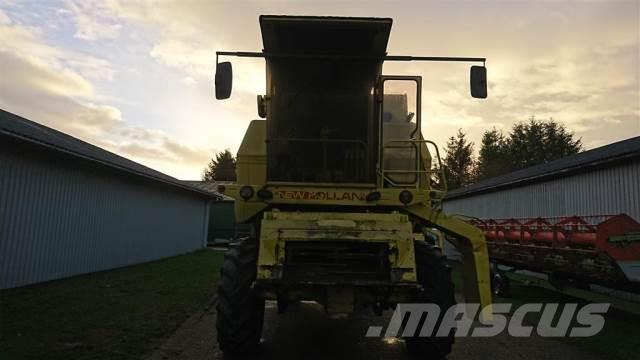 New Holland 1550 聯合收穫機