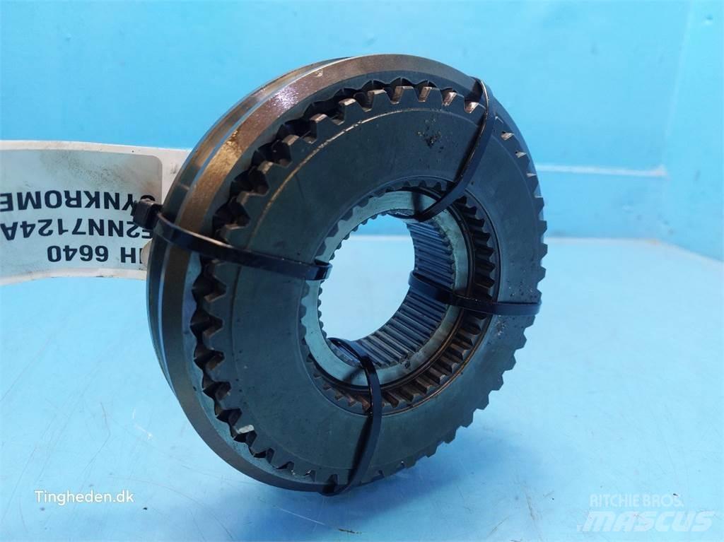 New Holland 6640 傳動裝置