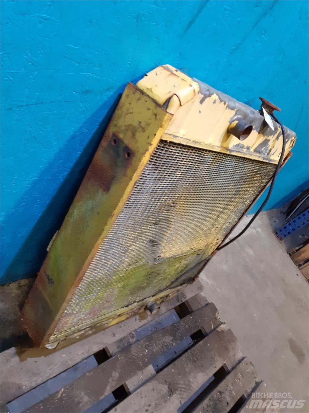 New Holland 8055 散熱器/水箱